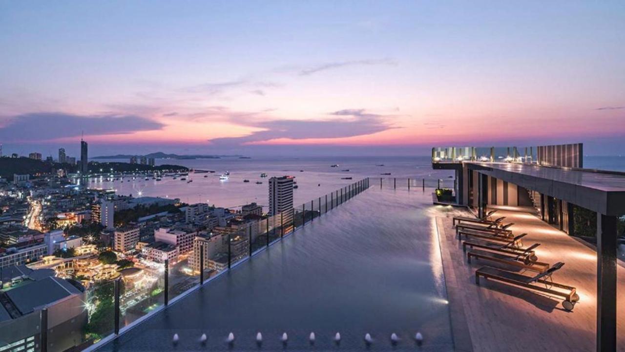The Base Infinity Lägenhet Pattaya Exteriör bild