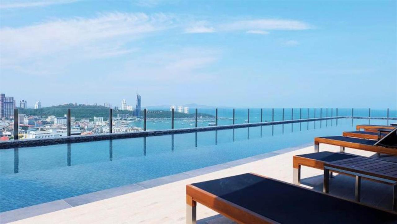 The Base Infinity Lägenhet Pattaya Exteriör bild